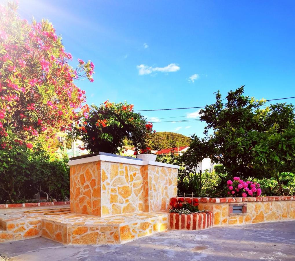 Apartmani Franciska ラブ エクステリア 写真