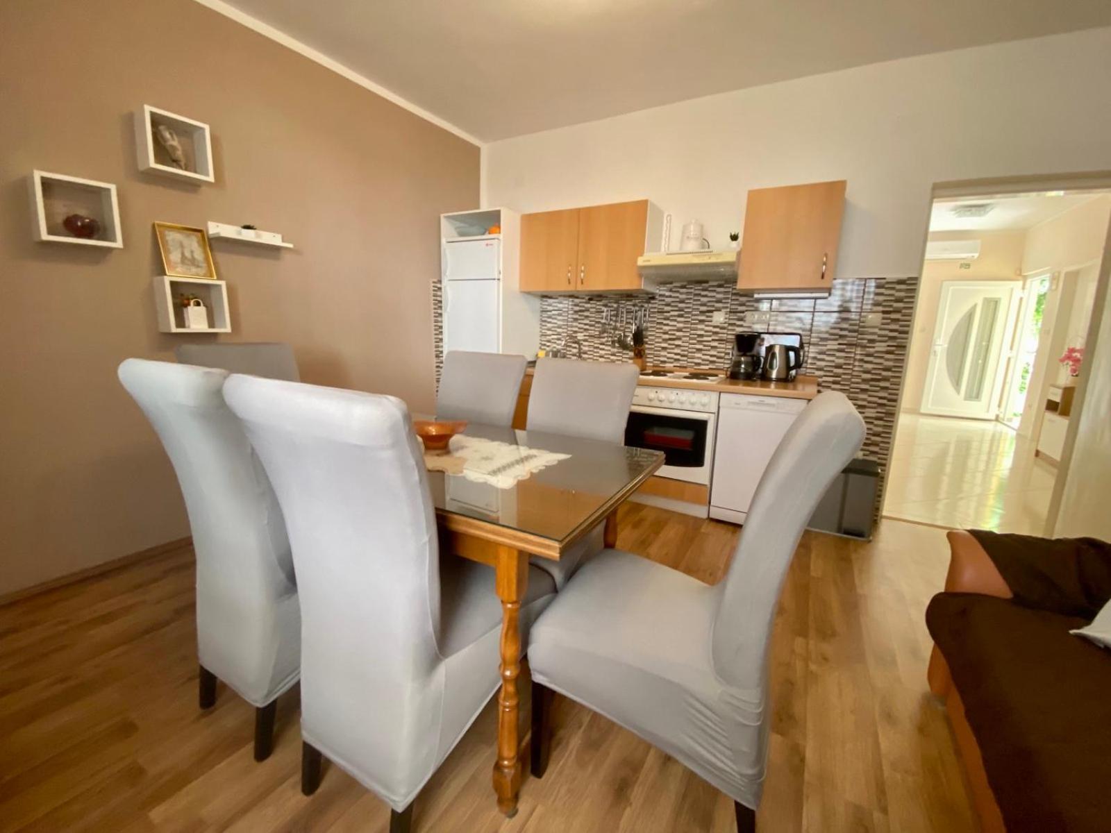 Apartmani Franciska ラブ エクステリア 写真