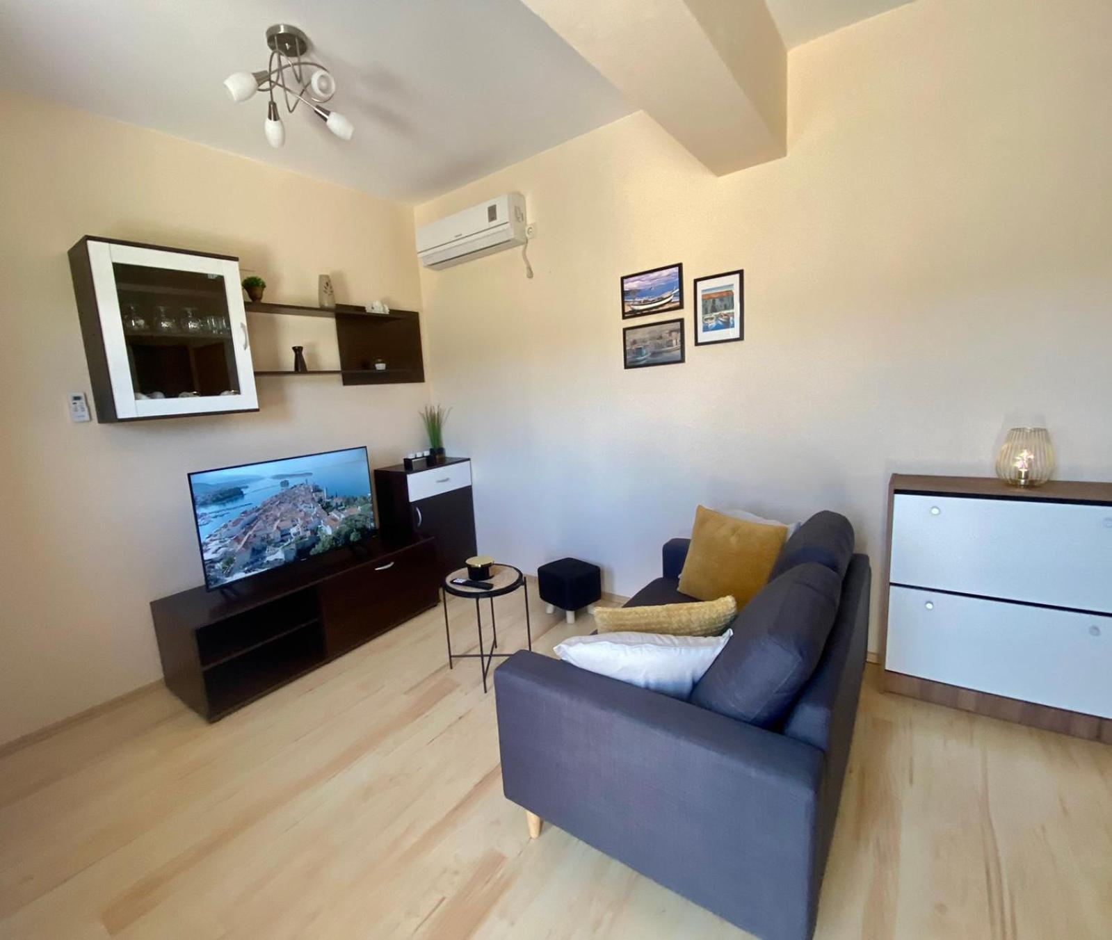 Apartmani Franciska ラブ エクステリア 写真