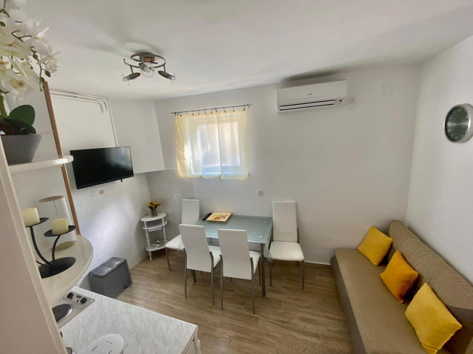 Apartmani Franciska ラブ エクステリア 写真