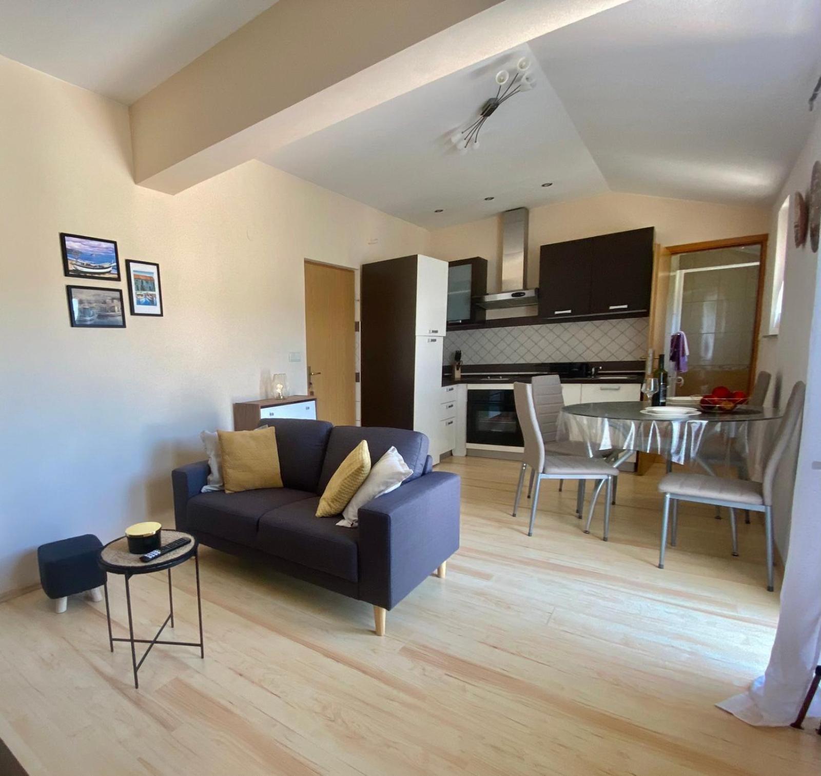 Apartmani Franciska ラブ エクステリア 写真