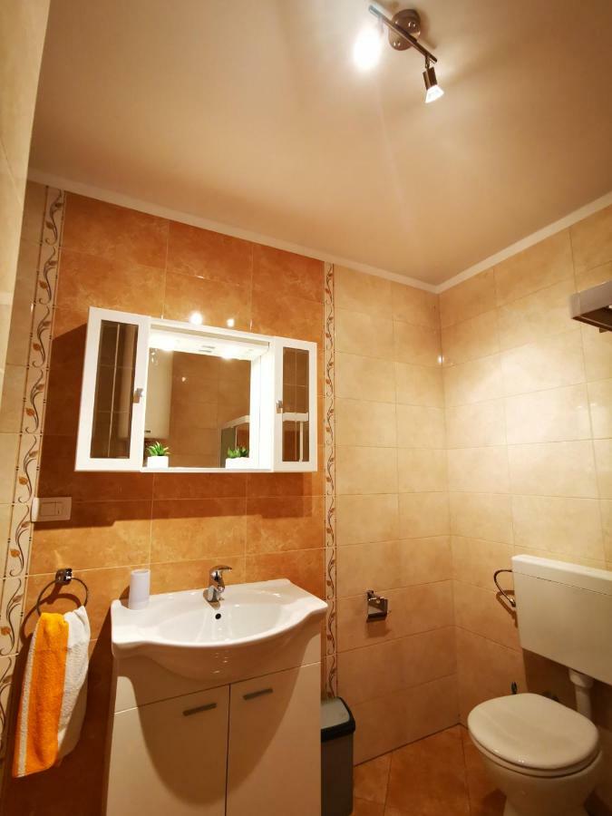 Apartmani Franciska ラブ エクステリア 写真