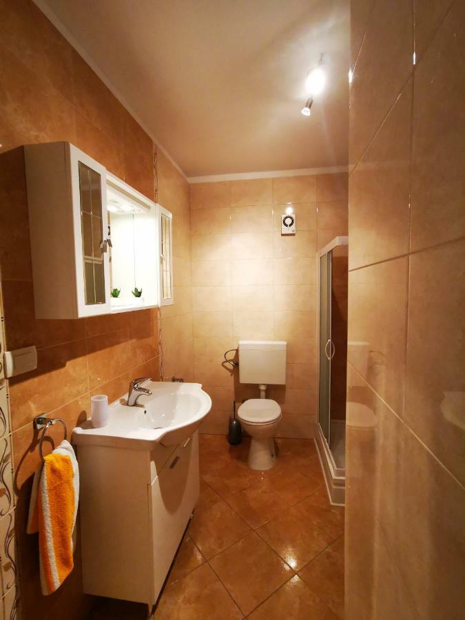 Apartmani Franciska ラブ エクステリア 写真